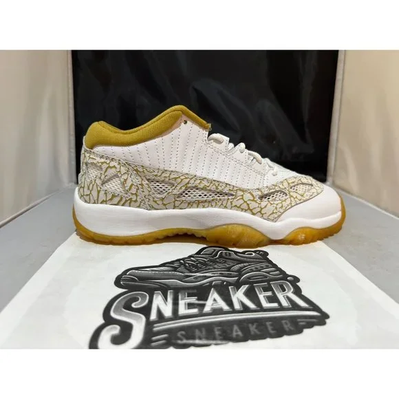 Metallic Gold Jordan 11 Low Gold Air Jordan 11 Low Closing